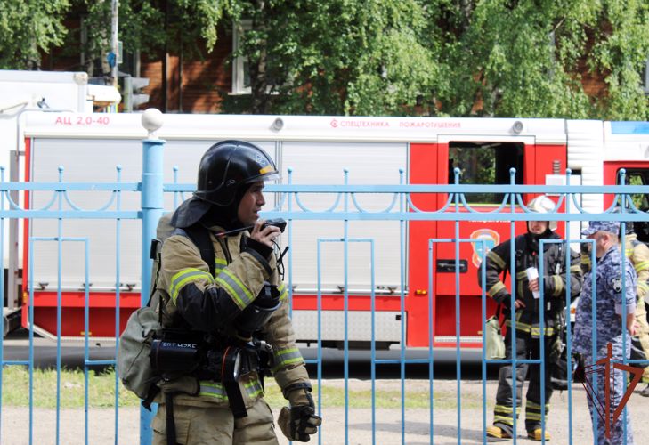 Совместные учения Управления Росгвардии по Республике Коми и регионального МЧС по пожарной безопасности прошли в Сыктывкаре
