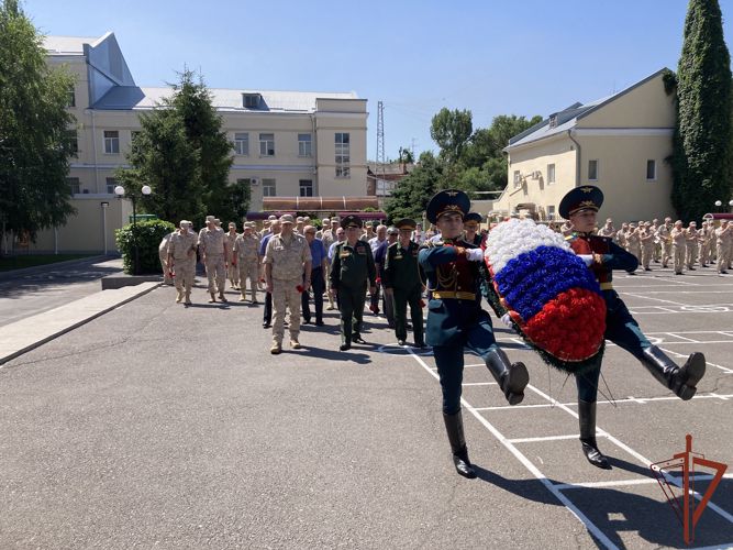 Представители командования Южного округа Росгвардии почтили память погибших в годы Великой Отечественной войны