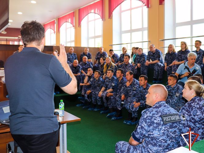  Росгвардейцы в Йошкар-Оле стали участниками просветительского форума Российского общества "Знание" (видео)