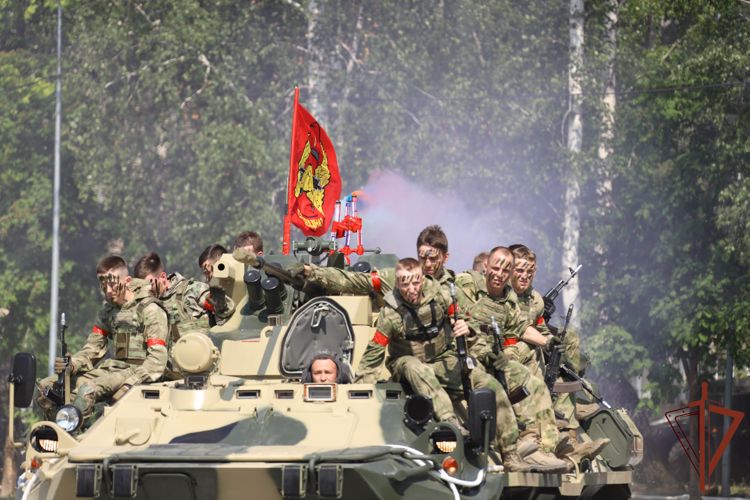 В Новосибирском военном институте Росгвардии состоялся выпуск молодых офицеров