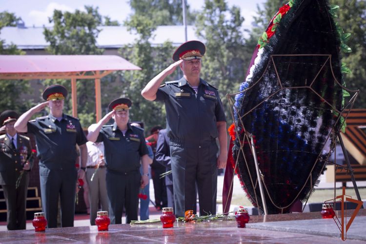 Росгвардейцы Центрального округа приняли участие в мемориальных мероприятиях в День памяти и скорби