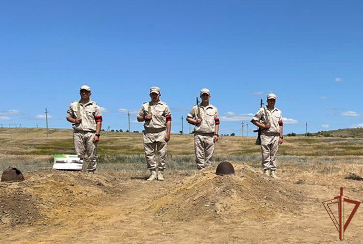 Военнослужащие Росгвардии отдали дань уважения подвигу безымянных защитников Сталинграда