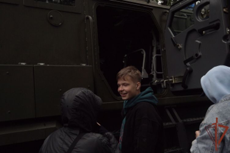 Команда Центрального округа Росгвардии стала победителем в семейном спортивном празднике «Динамо» в Москве