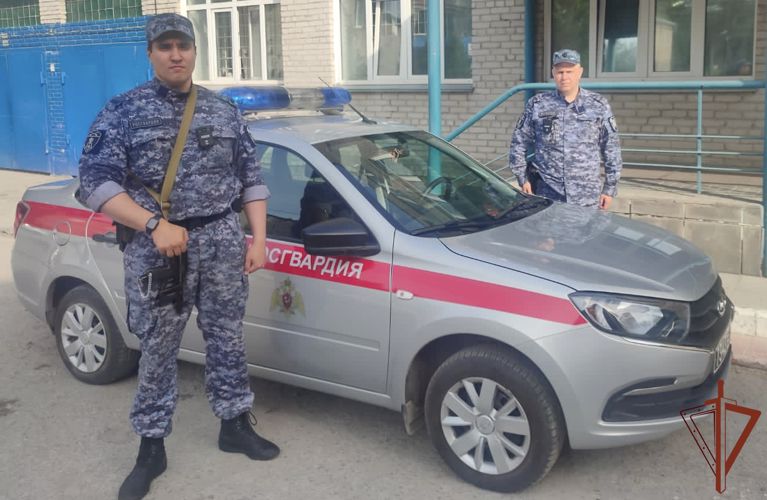 В Новосибирске сотрудники Росгвардии разыскали пропавшего пенсионера