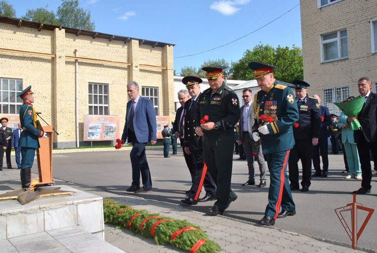 Состоялась торжественная церемония вручения Боевого знамени кировскому соединению Росгвардии