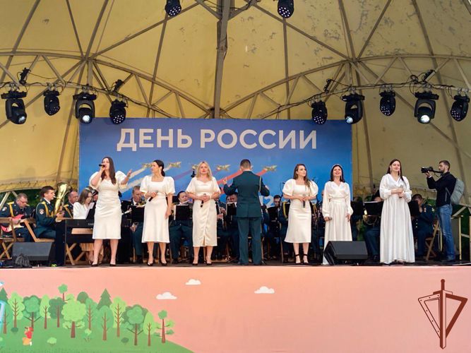 Посвященные Дню России мероприятия поддержали росгвардейцы Южного округа