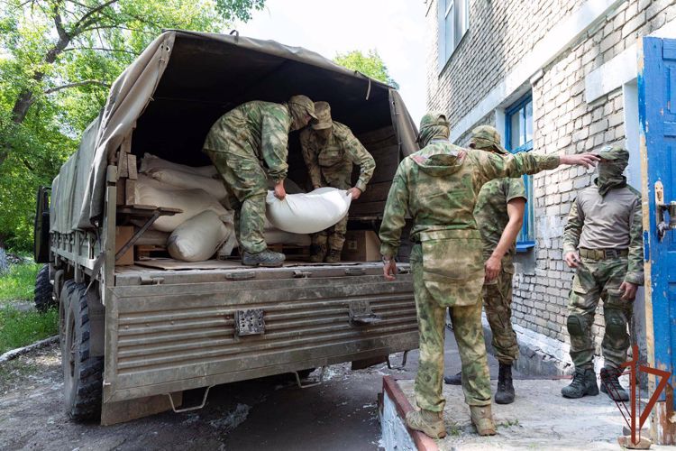Росгвардия доставила гуманитарный груз для переселенцев в ЛНР