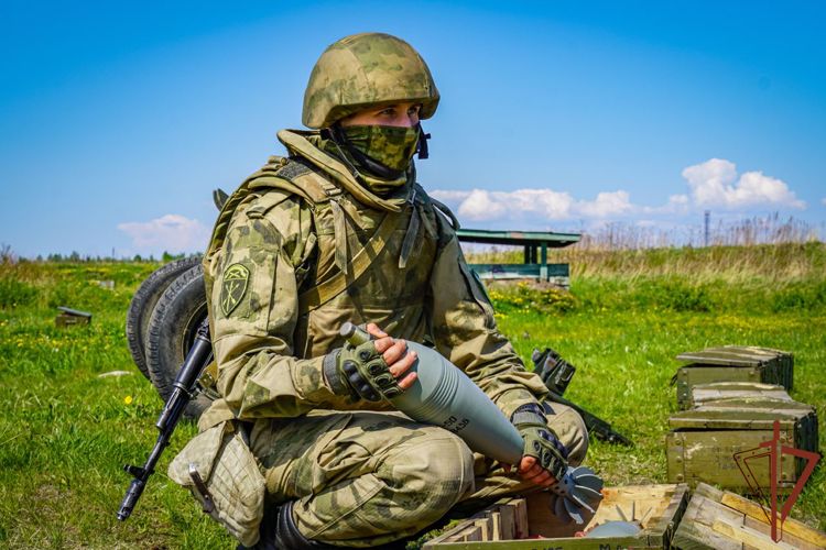 Минометчики СЗО Росгвардии провели тренировку по стрельбе под Петербургом (видео)