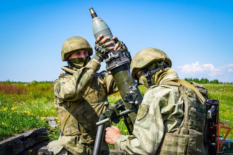Минометчики СЗО Росгвардии провели тренировку по стрельбе под Петербургом (видео)