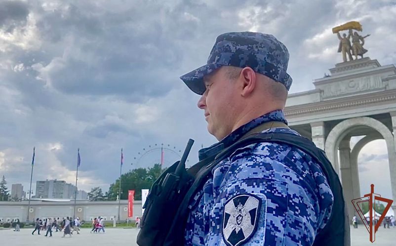 Общественную безопасность на фестивале «Движение первых» в Москве обеспечили росгвардейцы