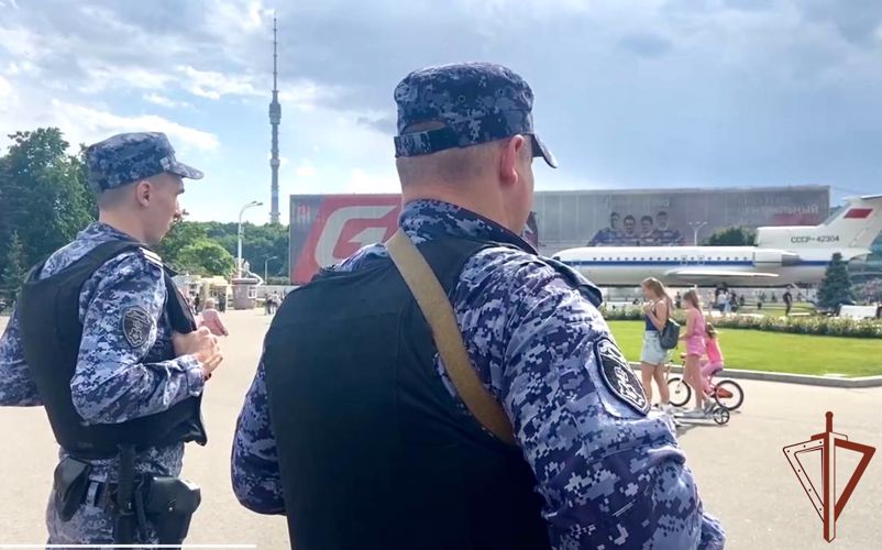 Общественную безопасность на фестивале «Движение первых» в Москве обеспечили росгвардейцы