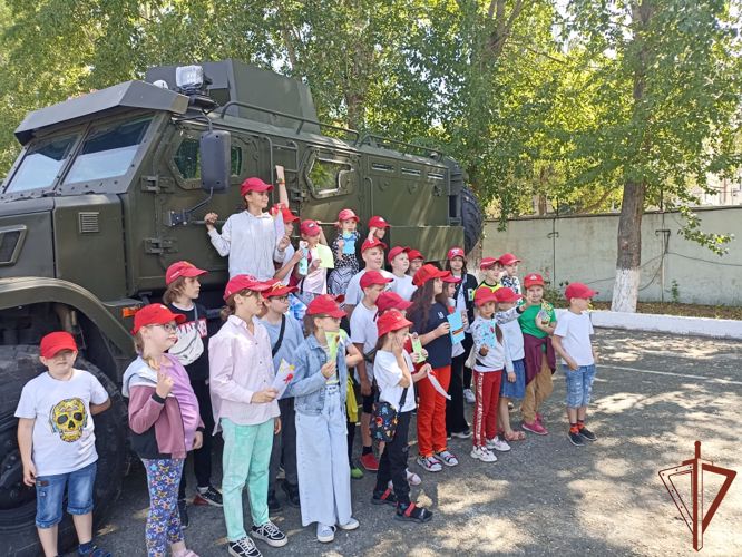 Всероссийский ведомственный проект «Каникулы с Росгвардией» продолжается на Среднем Урале