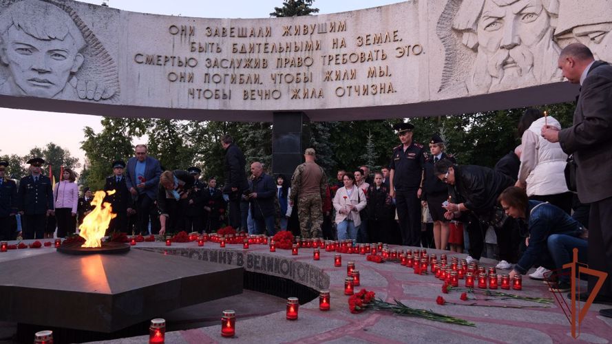 Росгвардейцы Центрального округа приняли участие в мемориальных мероприятиях в День памяти и скорби