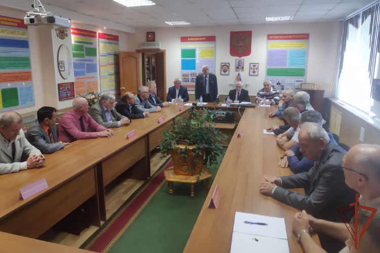 Генерал-лейтенант в отставке Петр Ровенский встретился с ветеранами войск правопорядка в Перми