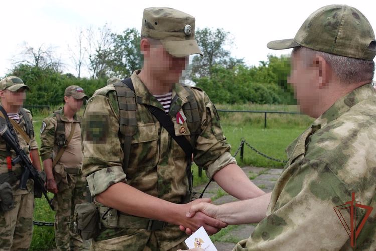 Генерал-полковник в отставке Анатолий Шкирко встретился с военнослужащими Росгвардии в зоне СВО