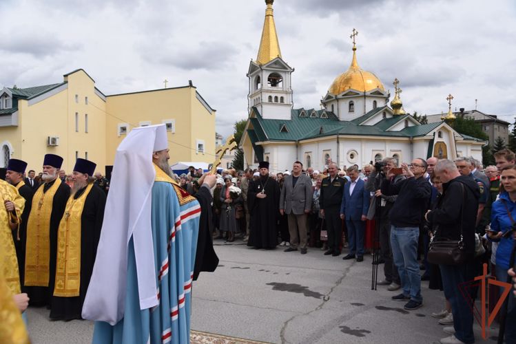 Командующий Сибирским округом Росгвардии принял участие в открытии памятника Святителю и Чудотворцу Николаю