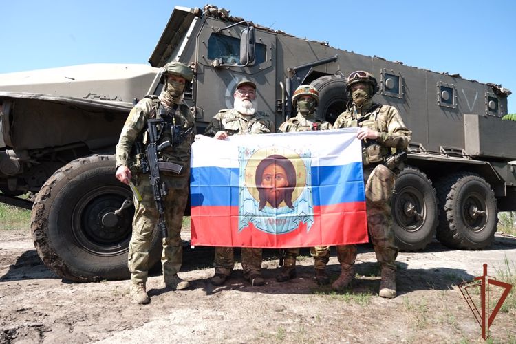 Православный священник посетил военнослужащих Росгвардии в ЛНР (видео)