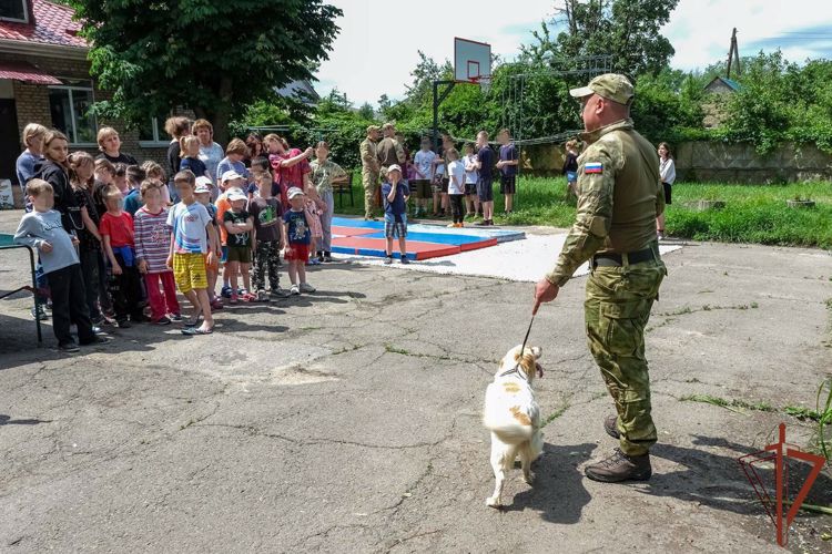 В Росгвардии проходят праздничные мероприятия, посвященные Международному дню защиты детей (видео)