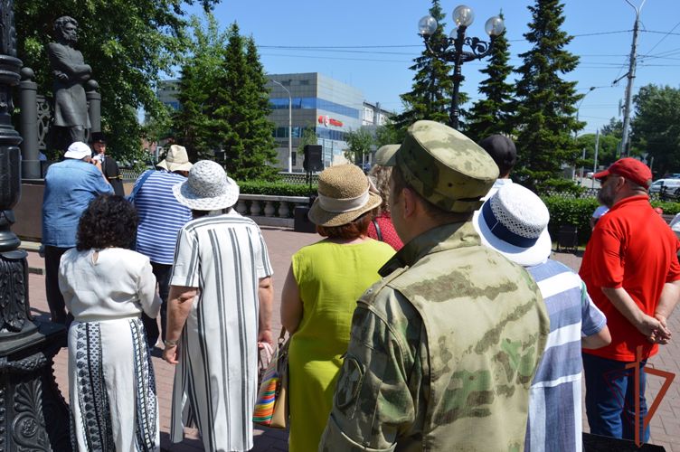 В Сибири росгвардейцы приняли участие в мероприятиях, посвященных пушкинскому дню (видео)