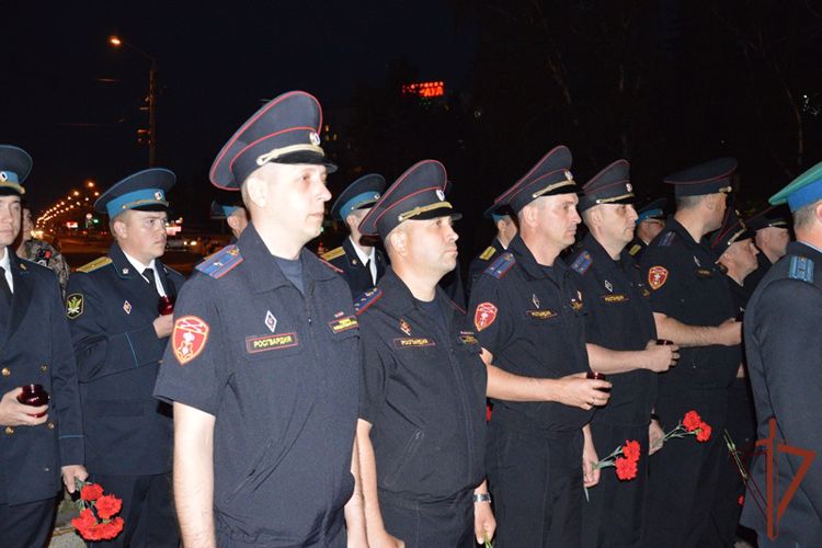 Мероприятия, приуроченные ко Дню памяти и скорби, прошли в Сибирском округе Росгвардии