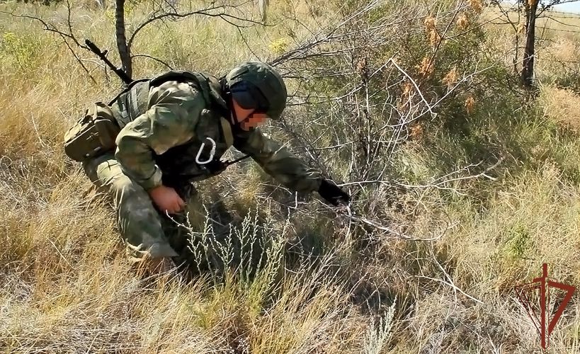 В Чечне при участии Росгвардии уничтожен тайник с оружием и боеприпасами