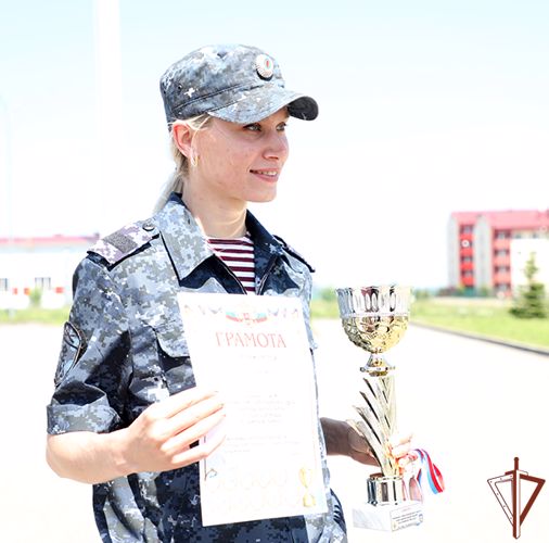 В Северо-Кавказском округе Росгвардии прошел чемпионат по служебному биатлону и легкоатлетическому кроссу