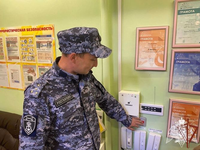 Безопасность детских лагерей проверяют сотрудники Росгвардии  в Сибири