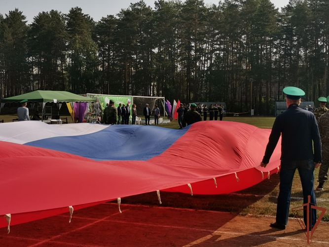 Росгвардейцы приняли участие в патриотическом  флешмобе на Среднем Урале (видео)