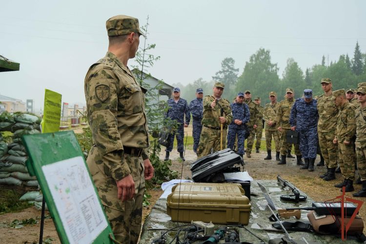 Оперативное совещание под руководством врио командующего Уральским округом Росгвардии состоялось в Екатеринбурге