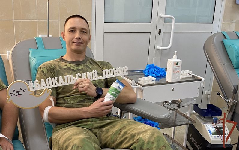 В рамках Всемирного дня донора росгвардейцы сдали кровь для нужд лечебных учреждений Сибири 