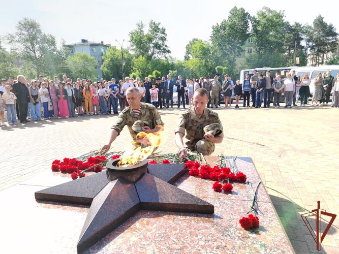 Мероприятия, приуроченные ко Дню памяти и скорби, прошли в Сибирском округе Росгвардии
