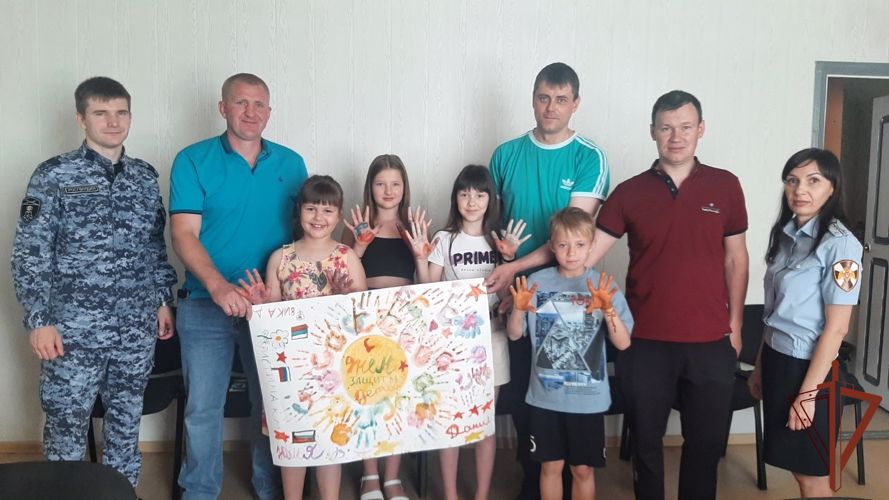 Посвящённые Международному дню защиты детей мероприятия проводит Росгвардия на Урале  