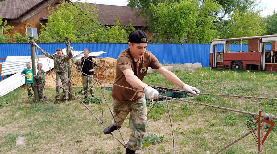 К ведомственному проекту «Каникулы с Росгвардией» присоединились сотрудники нижнетагильского ОМОН 