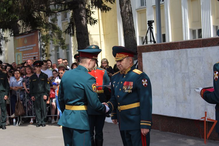Выпуск офицеров состоялся в Саратовском военном ордена Жукова краснознаменном институте Росгвардии