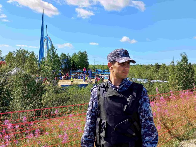 Росгвардия обеспечила правопорядок на первом турнире по пляжному волейболу, состоявшемся на Полярном Круге  