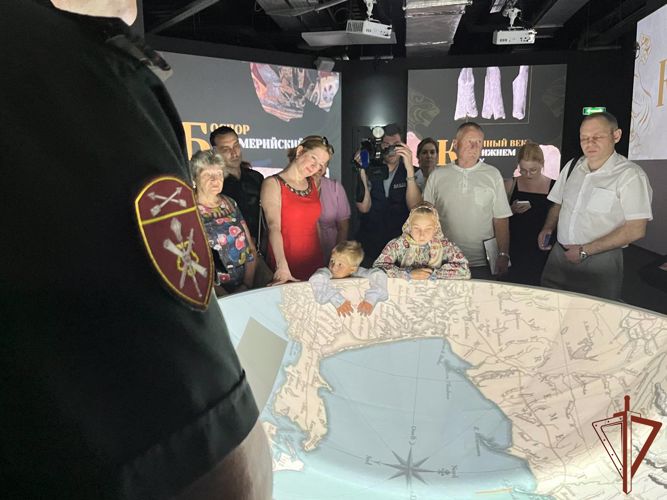 Росгвардейцы в Новосибирске приняли участие в открытии выставки «Русский Азов»