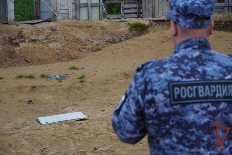 Росгвардейцы прошли в Нарьян-Маре передовой курс применения дронов в условиях СВО