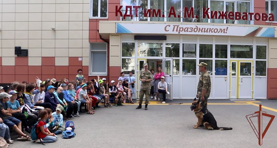 Мероприятия всероссийского ведомственного проекта «Каникулы с Росгвардией» состоялись на Урале (видео)