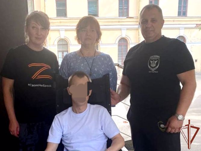 Ветераны Росгвардии навестили в госпитале раненых участников СВО