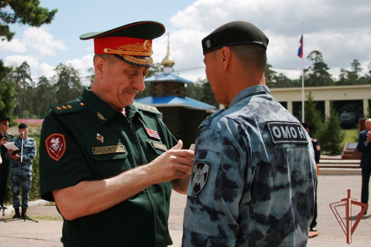 Память Героя России генерал-полковника Игоря Груднова увековечили в Улан-Удэ 