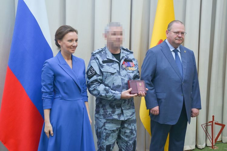 Вице-спикер Госдумы вручила госнаграды бойцам Росгвардии в Пензе