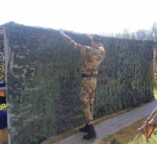 Саровские росгвардейцы установили палаточный городок для паломников прибывающих к предстоящим торжествам в с. Дивеево