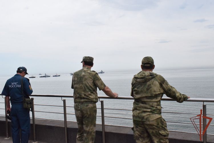   На военно-морском параде в Республике Дагестан Росгвардия обеспечила охрану общественного порядка  