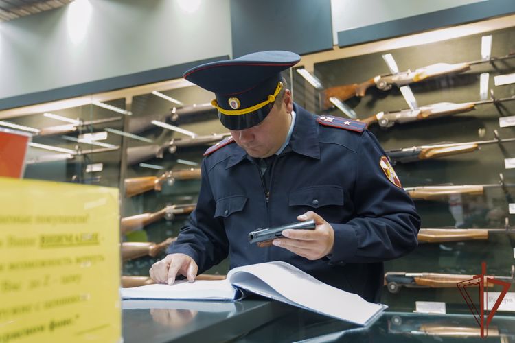 В Центральном округе Росгвардии подвели итоги службы подразделений вневедомственной охраны и лицензионно-разрешительной работы за полугодие