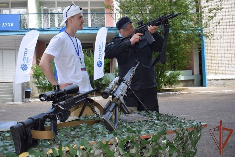 Росгвардия провела мастер-класс на первом слете молодежи «Энергия русского духа» в Нижегородской области