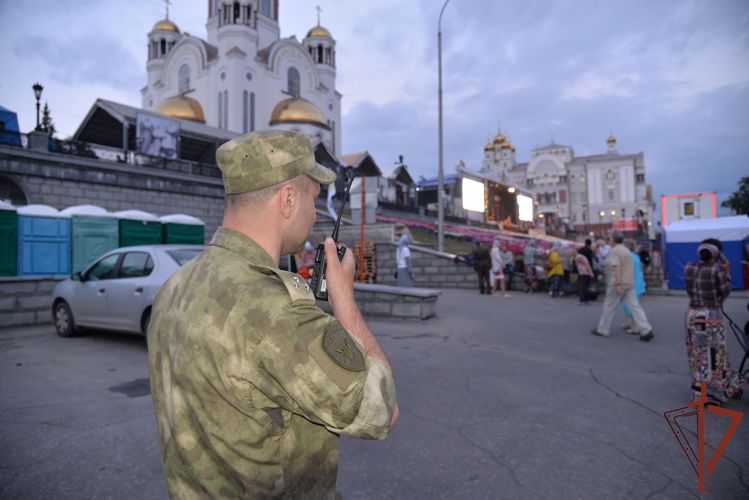 Росгвардия обеспечила безопасность международного православного фестиваля «Царские дни» в Екатеринбурге 