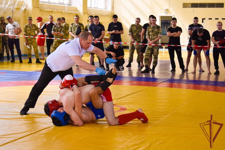 В Уральском округе Росгвардии завершился чемпионат по комплексному единоборству