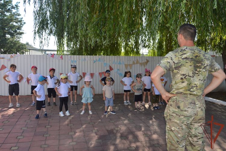Всероссийская акция «Каникулы с Росгвардией» продолжается в Северо-Кавказском округе