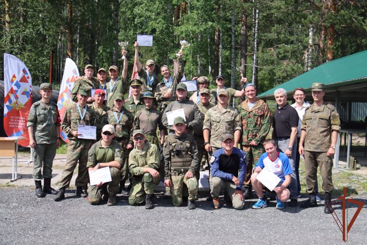 На Урале команда Росгвардии стала призером межведомственных соревнований по силовому триатлону (видео)