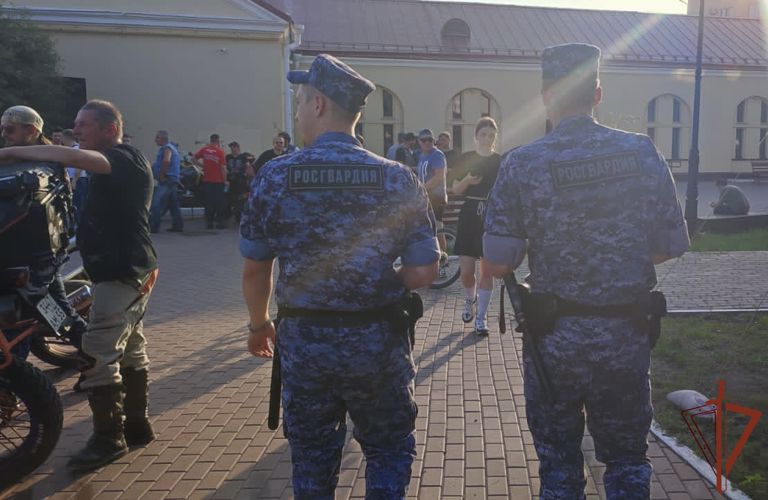 Росгвардейцы обеспечили безопасность участников всероссийского мотопробега «Baltic Rally» в регионах Сибири